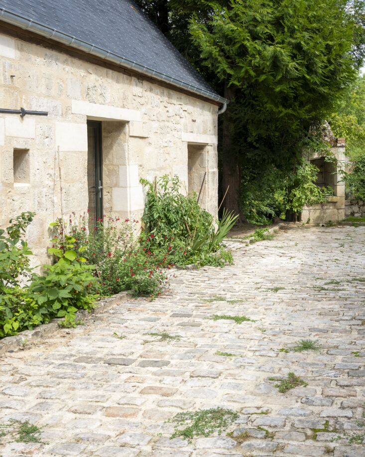 the family had previously renovated the adjacent house but was looking for addi 18