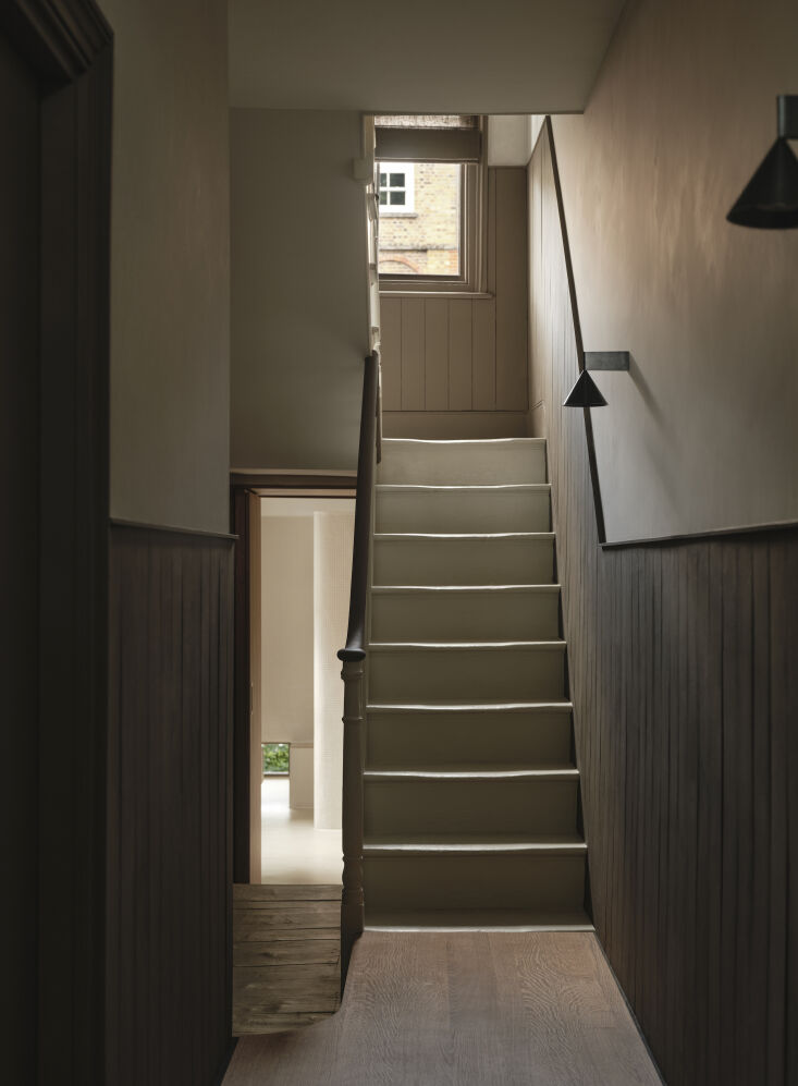 the home\2\17;s minimalist transformation isn\2\17;t obvious from 18