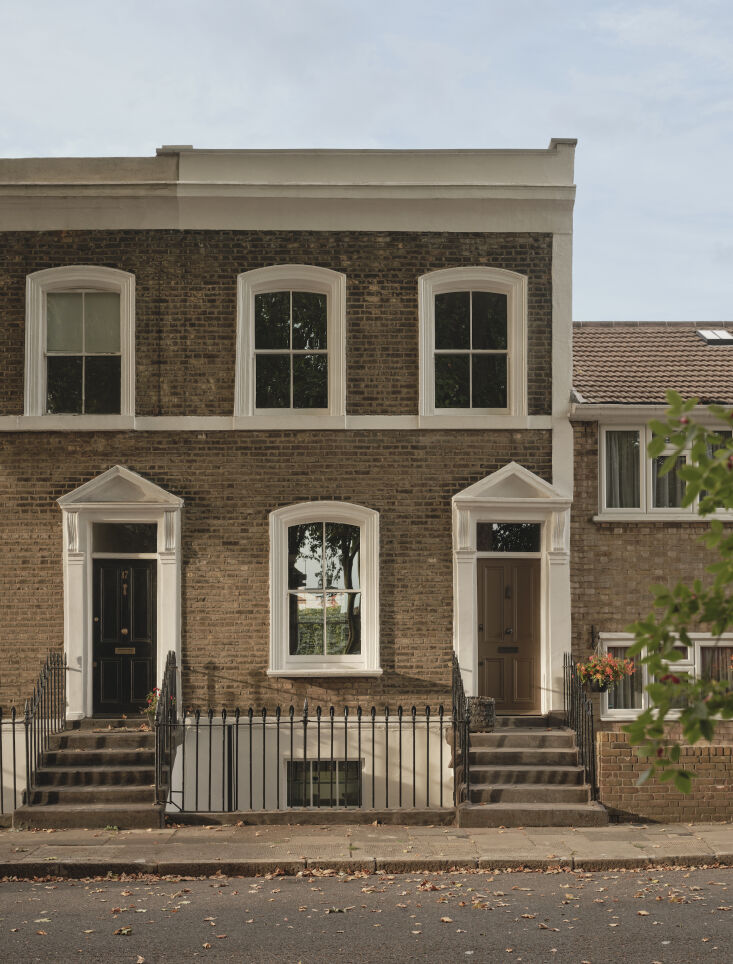 the classic late georgian facade does nothing to reveal the modern japanese tin 17