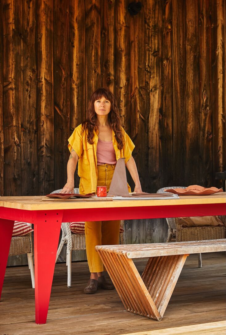 camille commissioned the table on their deck from catskills artist jason thomso 19