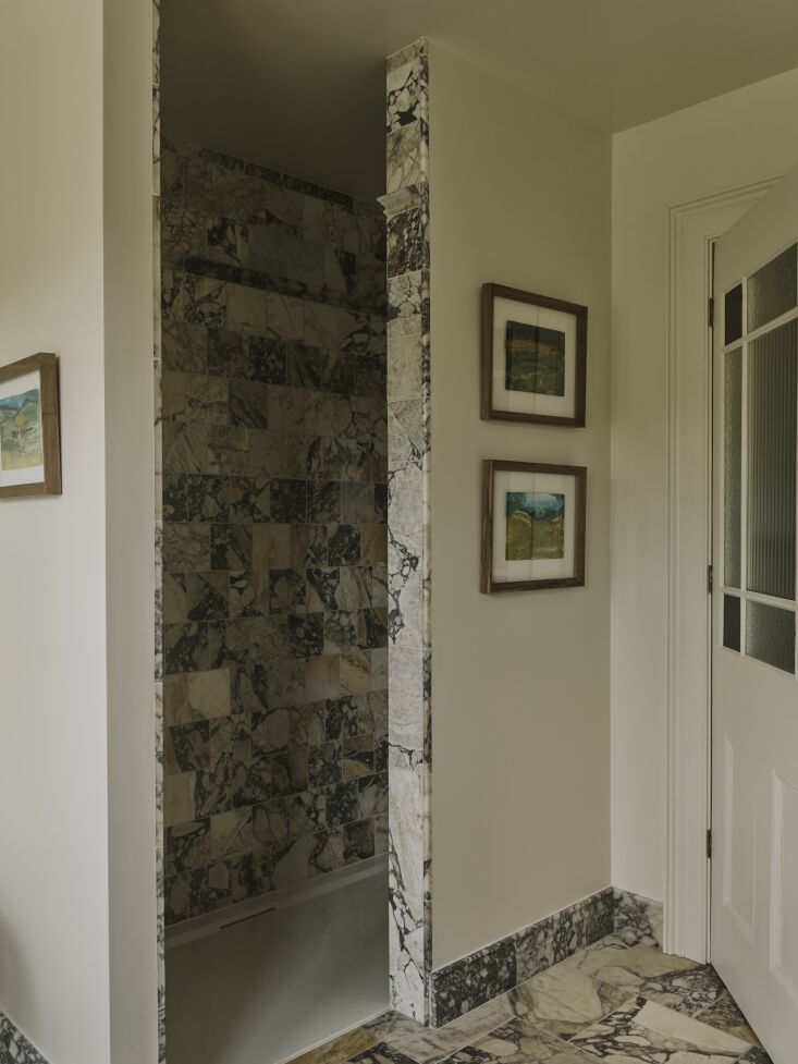 the marble shower tiles were custom made in bespoke sizes as a more economical 31