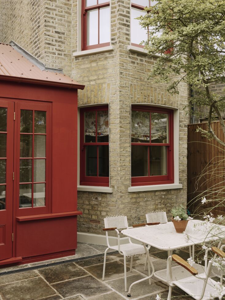 rather than extending into the garden, the design team chose to work entirely w 43