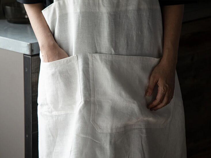 the futo full apron is timeless, hard wearing, and \2\20;quietly accompa 20