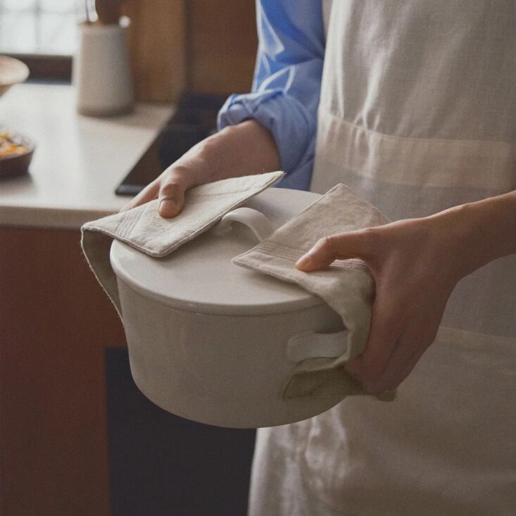 the stitched linen and cotton futo pot holder is made to withstand heat and use 19