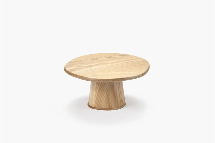 kelly wearstler\2\17;s dune cake stand, designed for serax, features an 19
