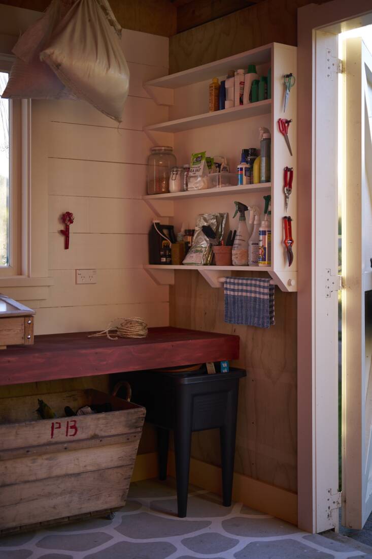 \2\20;i tried to find an existing shelf for hadleys\2\17; garden 23