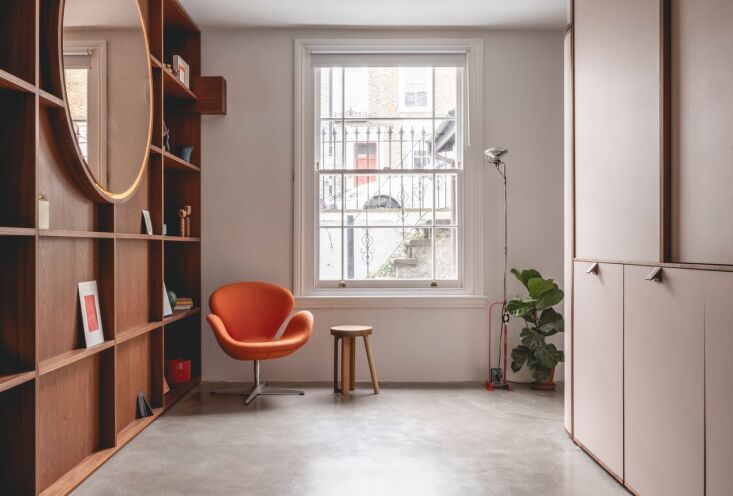 studiomama\2\17;s brief was to carve two bedrooms from the compact lower 18