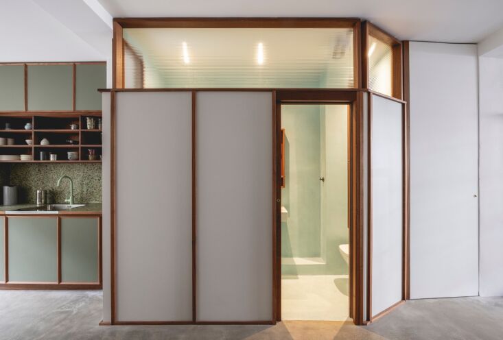 tolstrup and mama looked to gerrit rietveld\2\17;s \19\24 schröder hous 25