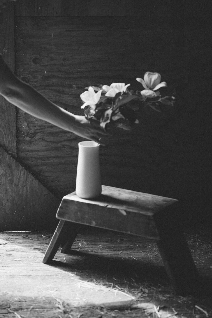 the angel\2\17;s trumpet vase, also in porcelain, is \2\20;is han 19