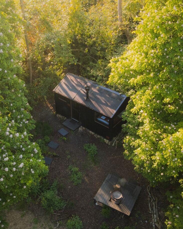 saoirse was rosanna\2\17;s first digital detox cabin and is on the same 23